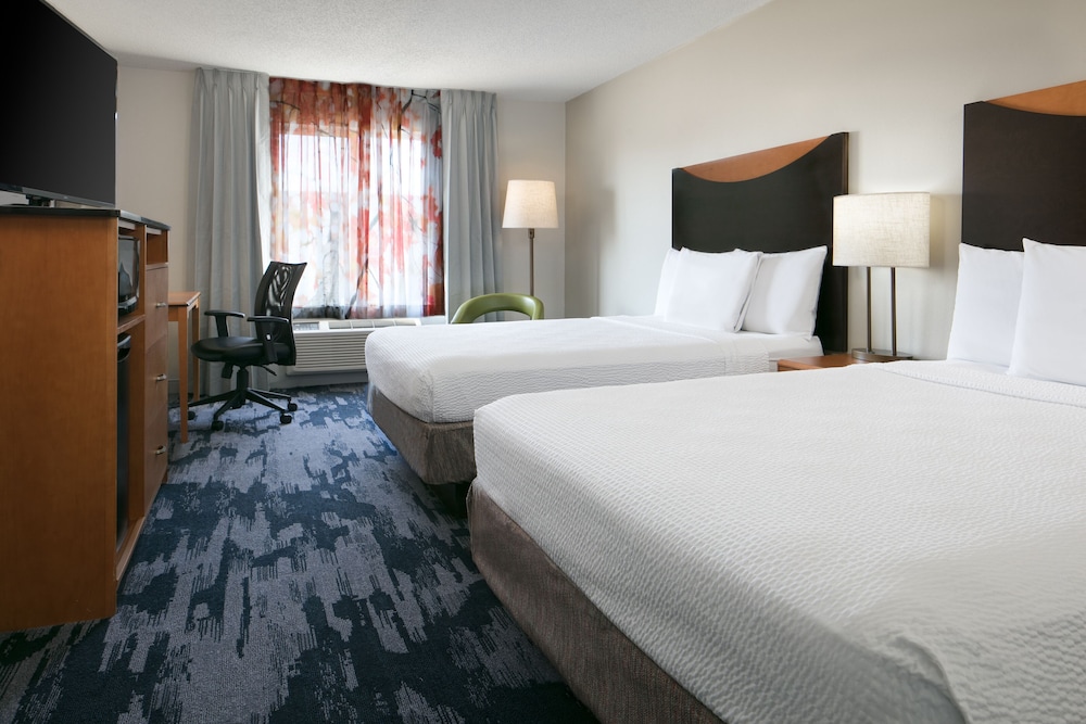 Room, 2 Queen Beds - Photo 3