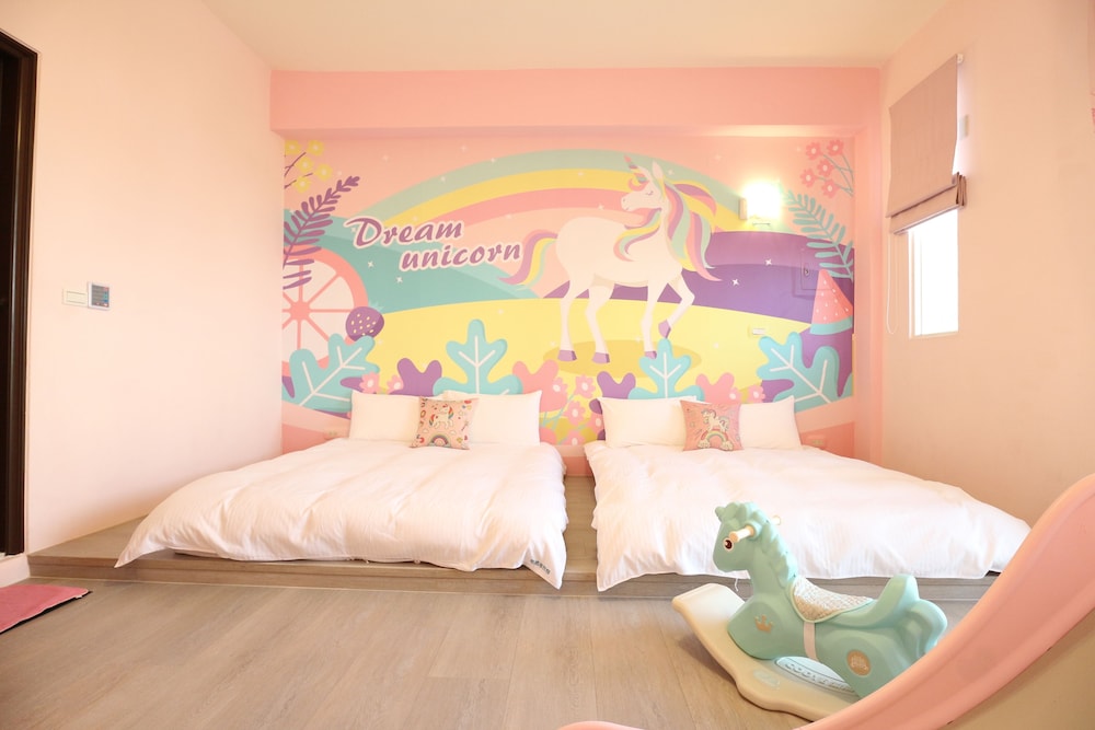 Signature Quadruple Room, 2 Double Beds, Non Smoking photo 2