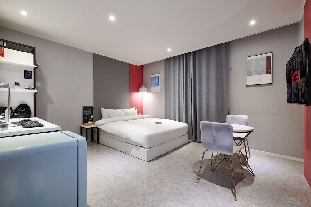 Standard Double Room, City View