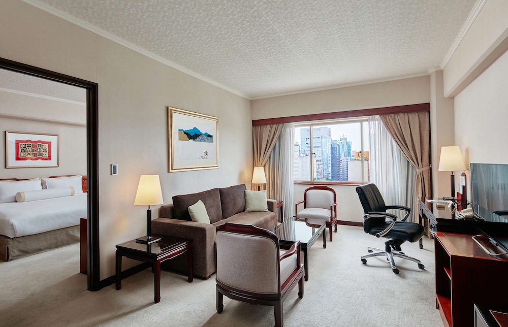 Rosewood Deluxe Suite