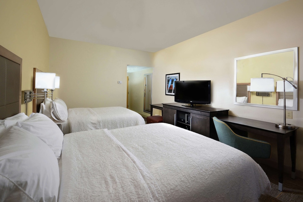 Room, 2 Double Beds, Accessible, Bathtub (Mobility & Hearing) photo 2