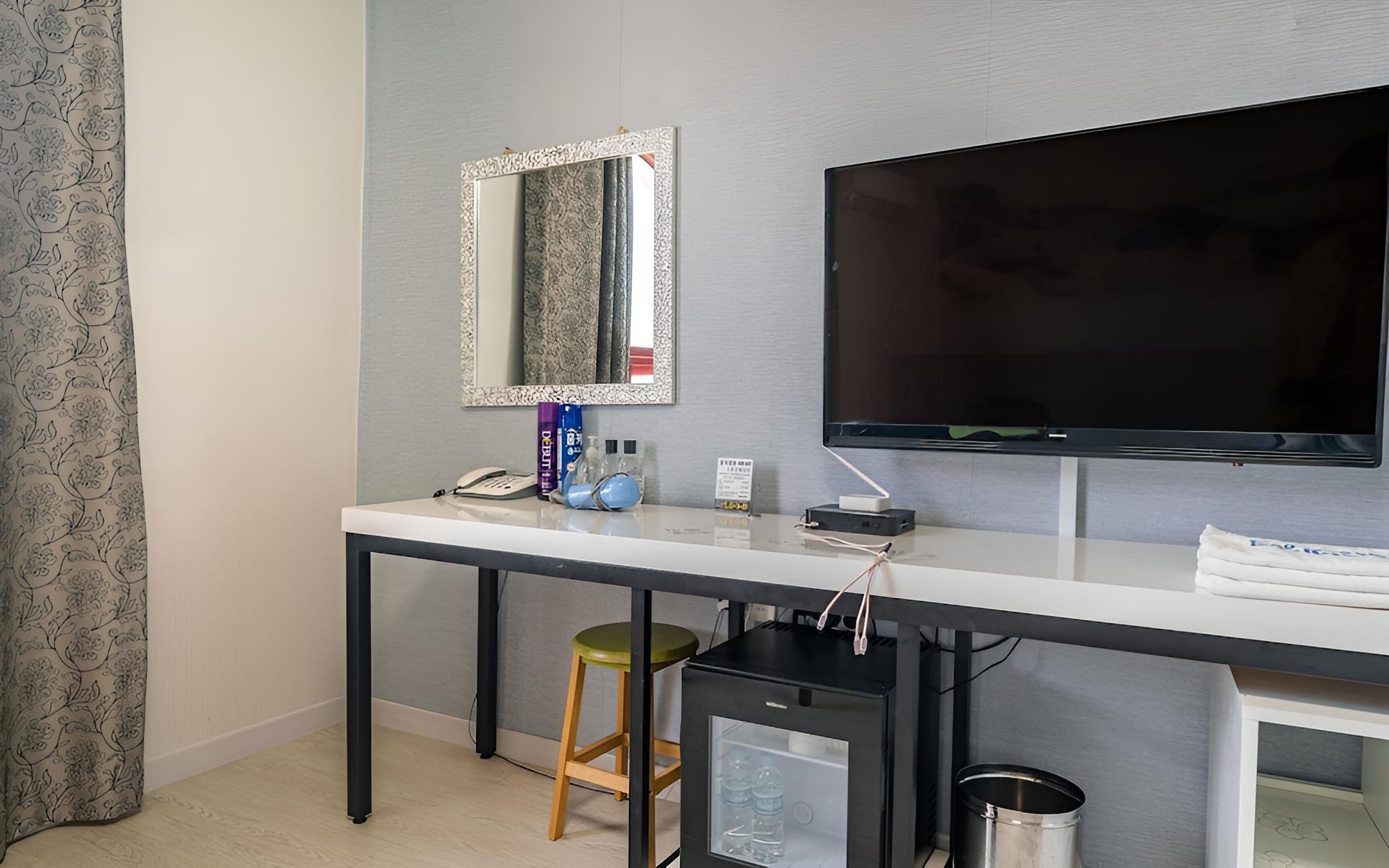 Room (Double) - Photo 1