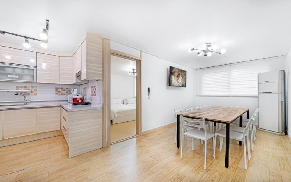 Room (Three Room 202)