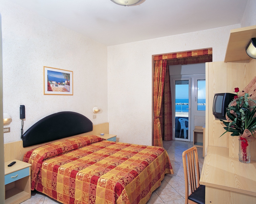 Single Room photo 1