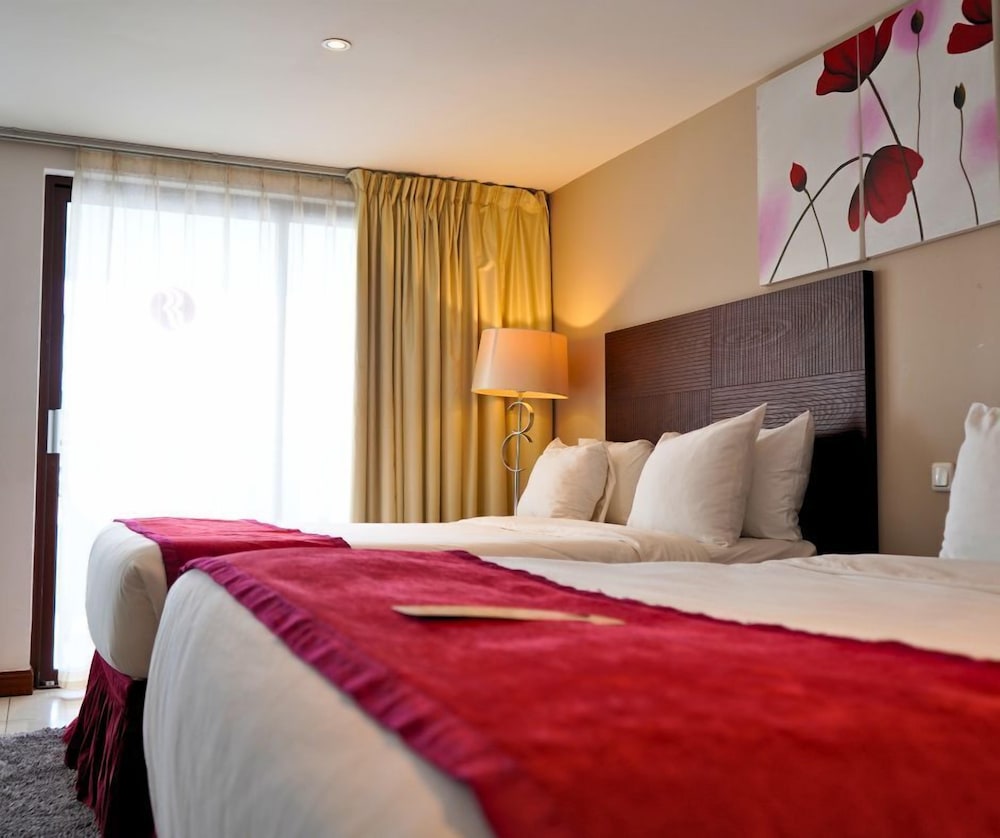 Standard Room, 2 Queen Beds photo 2