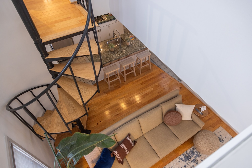 Gallery:LOFT 646
