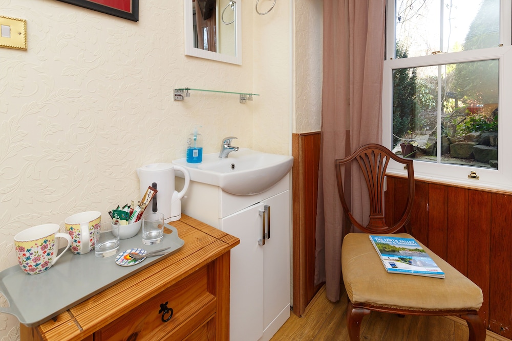 Double Room, Private Bathroom (Small double 2) photo 1