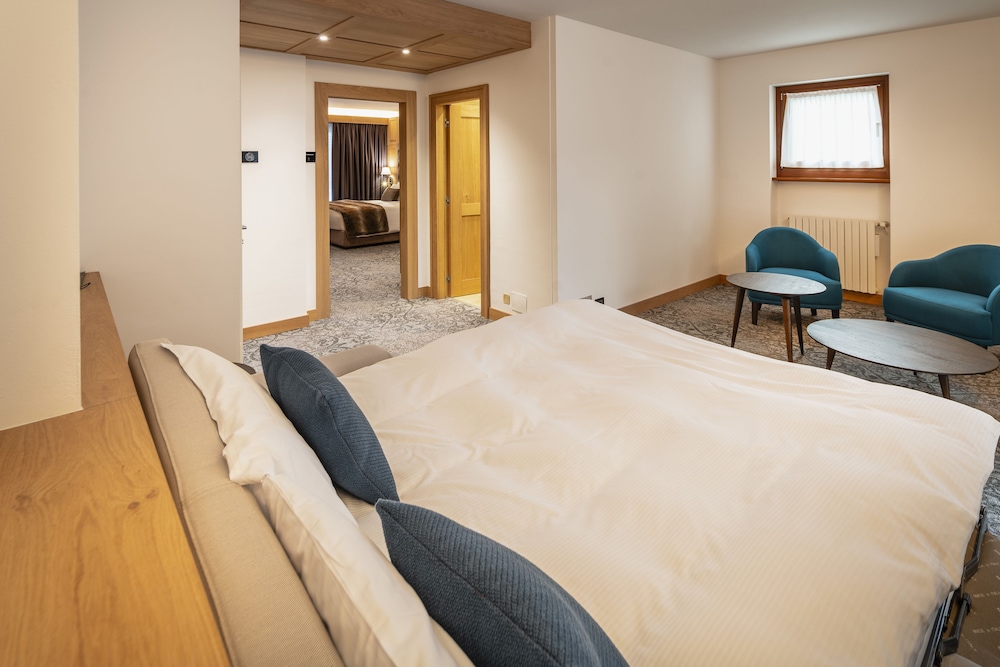 Premier Room (Deluxe) photo 2