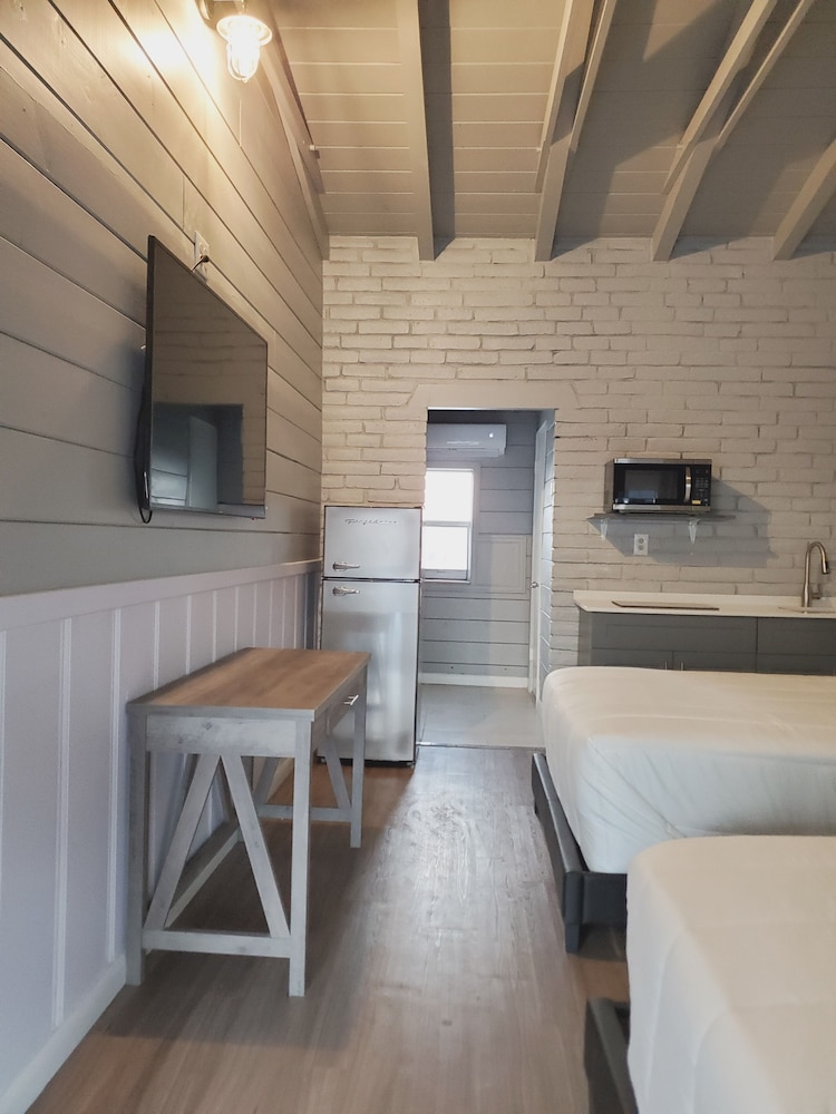 Traditional Quadruple Room, 2 Double Beds - Photo 5