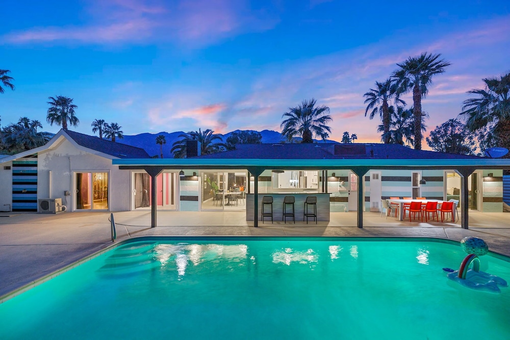 The Ritz - Luxury Home With Pool Speakeasy Bar, Billede 21