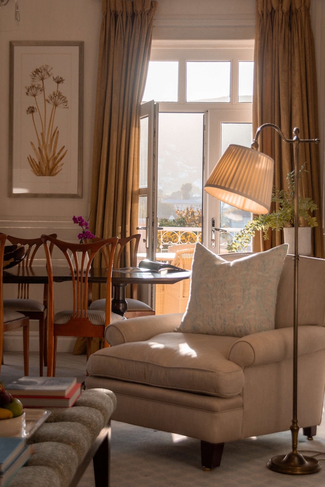 Suite (Strelitzia)