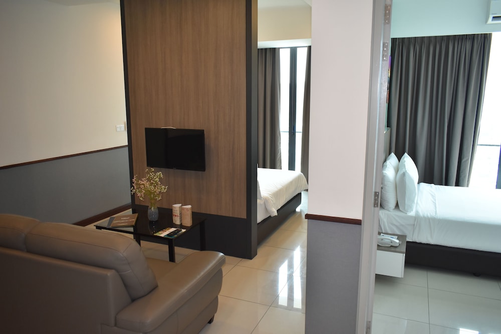 Premier Family Room photo 1
