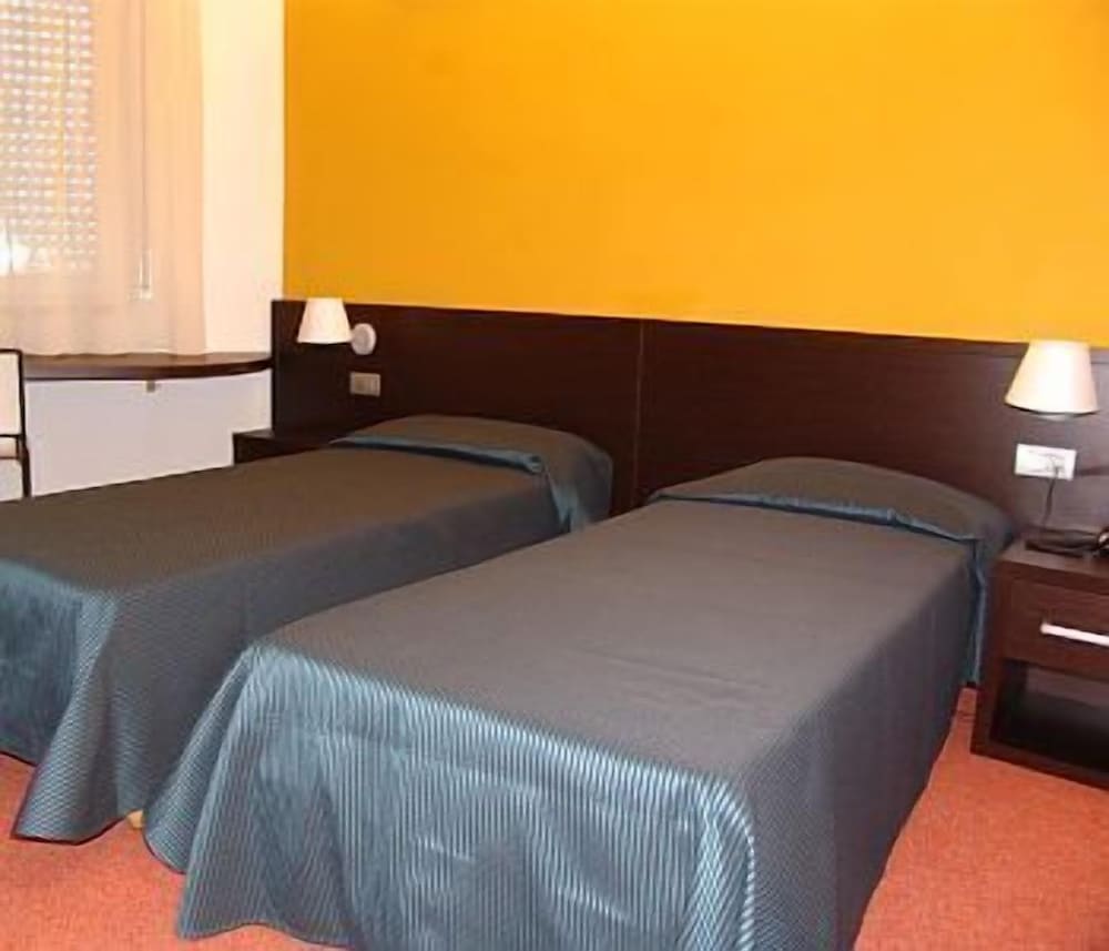 Double Room - Photo 2