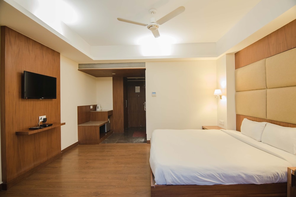 Executive Room - Photo 1