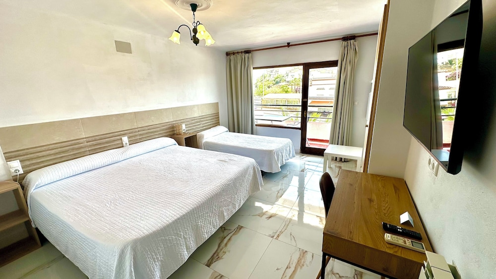 Economy Triple Room, 1 Bedroom, Terrace photo 2