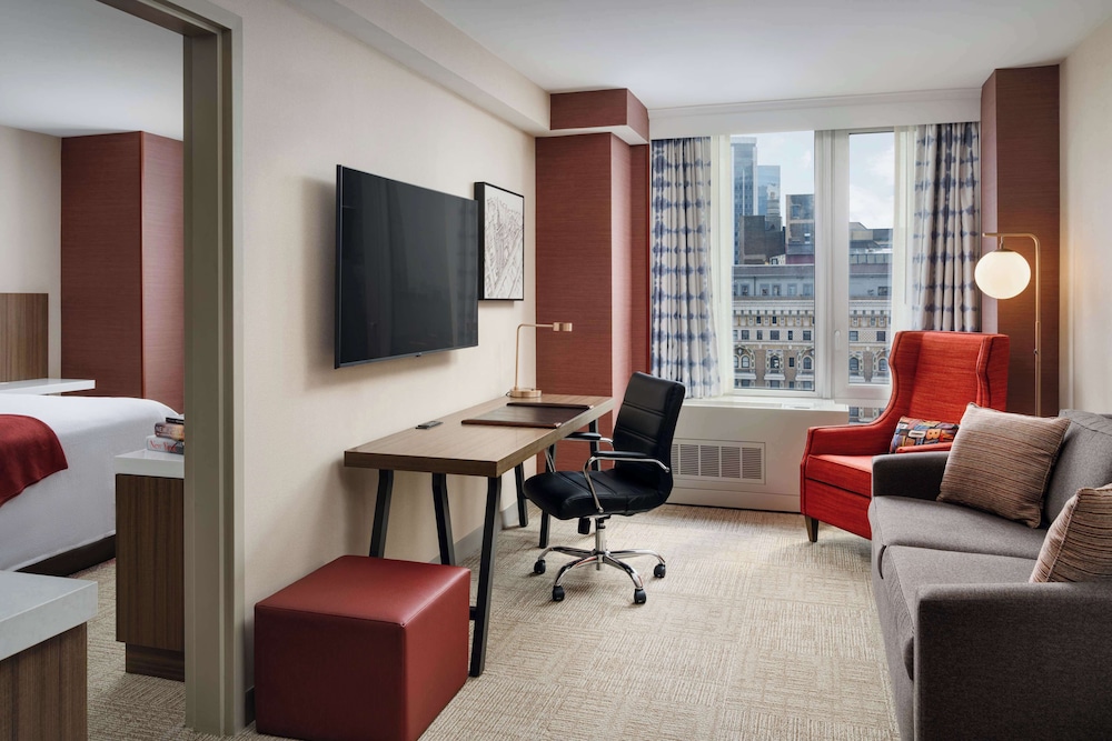 Suite, 1 King Bed, Accessible, Bathtub (Mobility) thumbnail 5