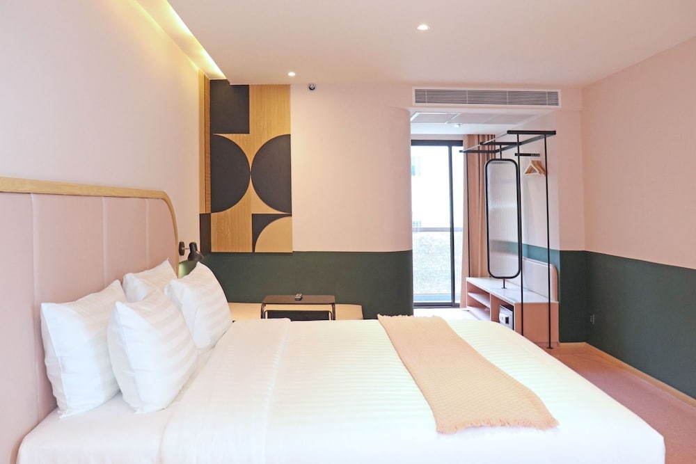 Deluxe Double or Twin Room with Bathtub photo 2