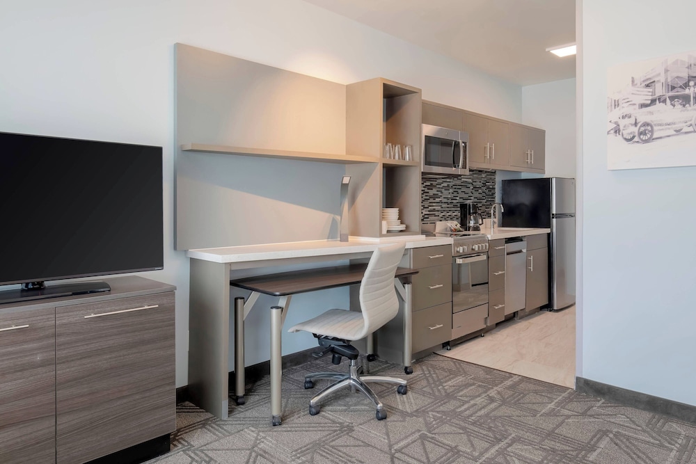 Studio, 1 King Bed (Hearing Accessible)