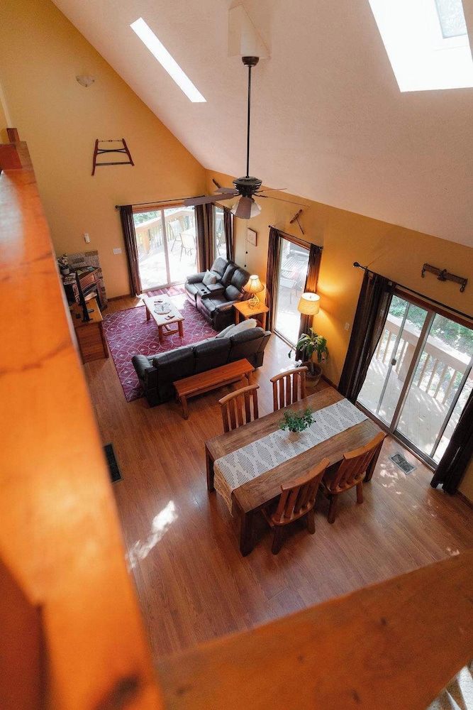 Cabin, 2 Queen Beds, Hot Tub (Rocky Ridge) photo 2