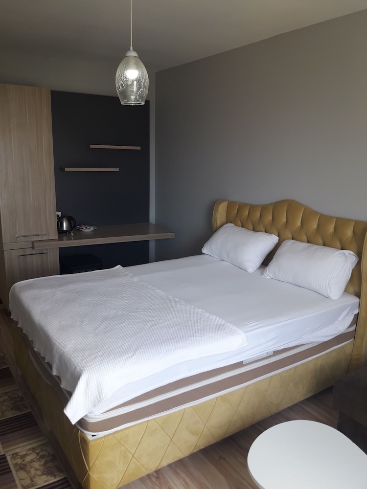 Studio Suite, 1 King Bed, Non Smoking photo 1
