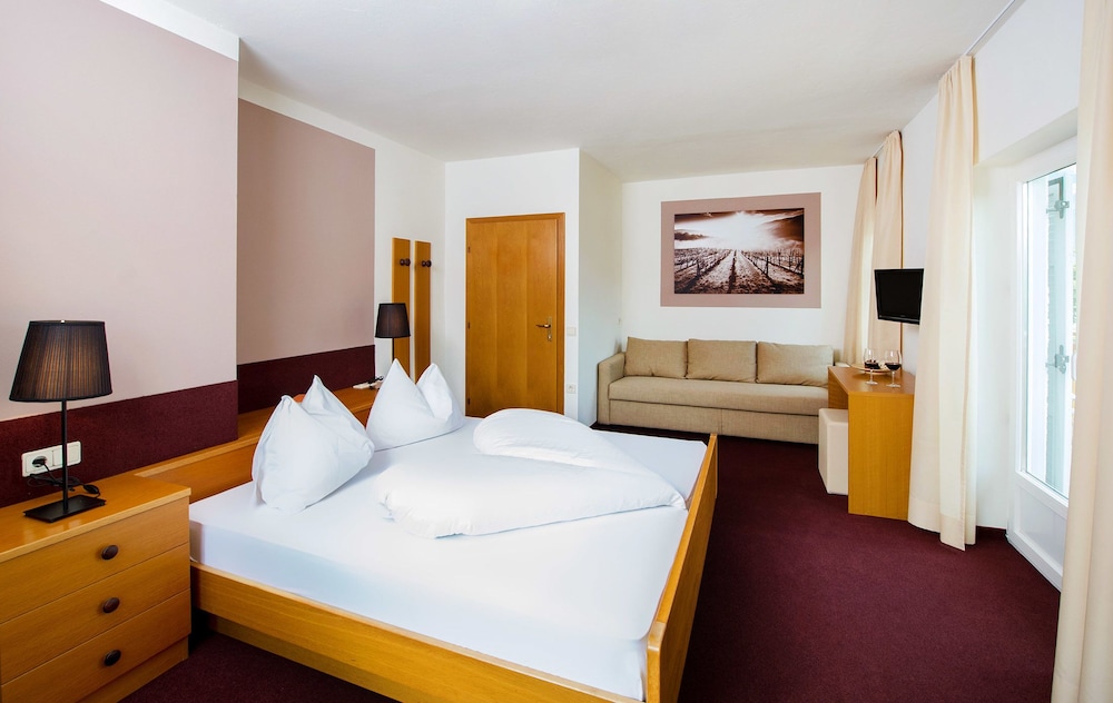 Panoramic Double Room, 1 Double Bed, Balcony, Valley View photo 3