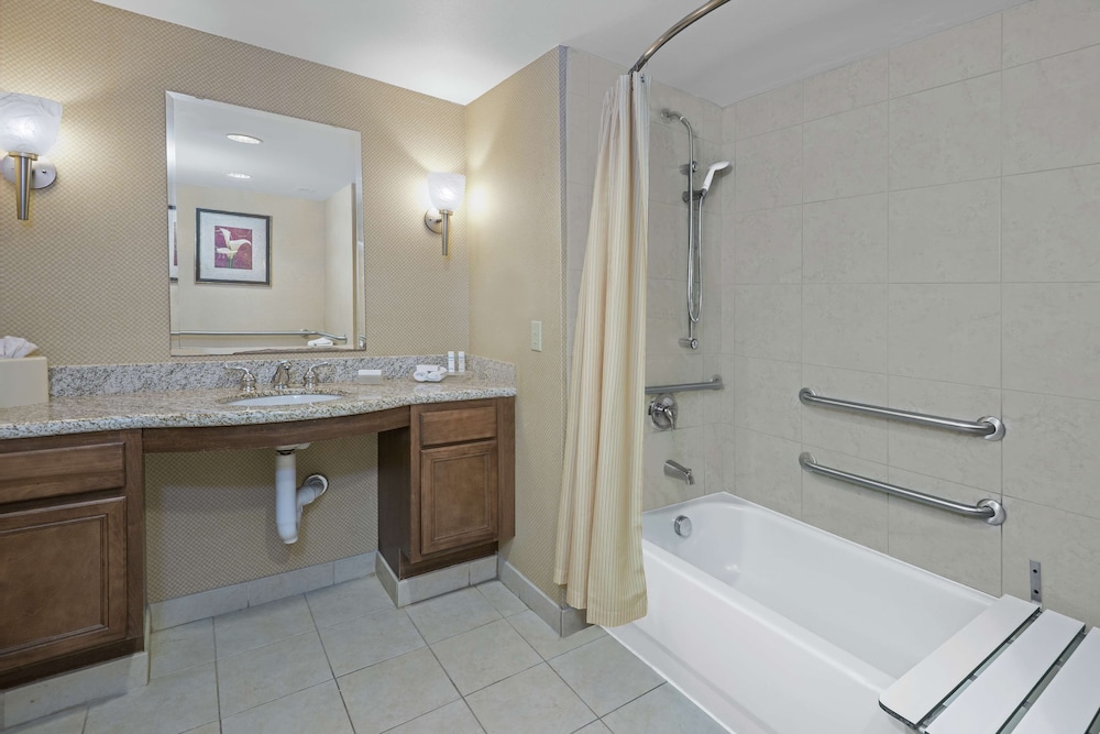 Suite, 2 Queen Beds, Accessible, Bathtub (Mobility & Hearing)