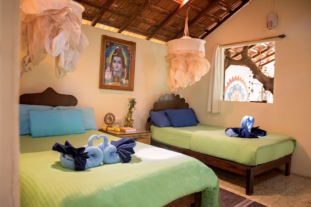 Twin Room, Private Bathroom, Poolside