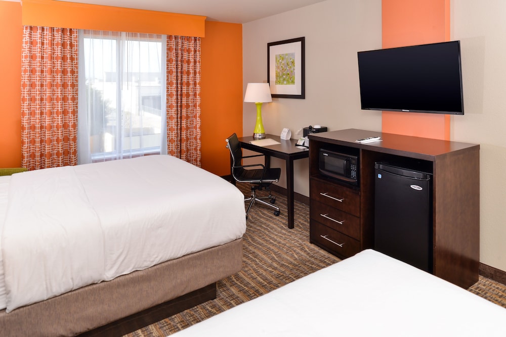 Standard Room, 2 Twin Beds, Accessible (Communications)