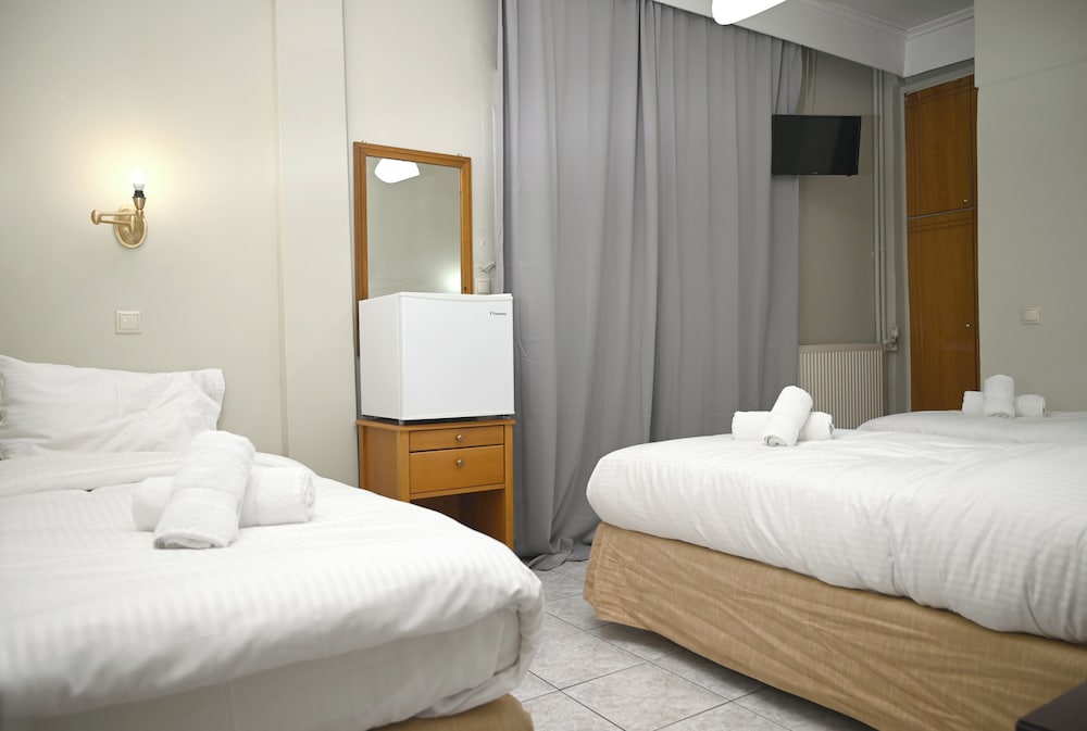 Superior Triple Room, Balcony, City View photo 1