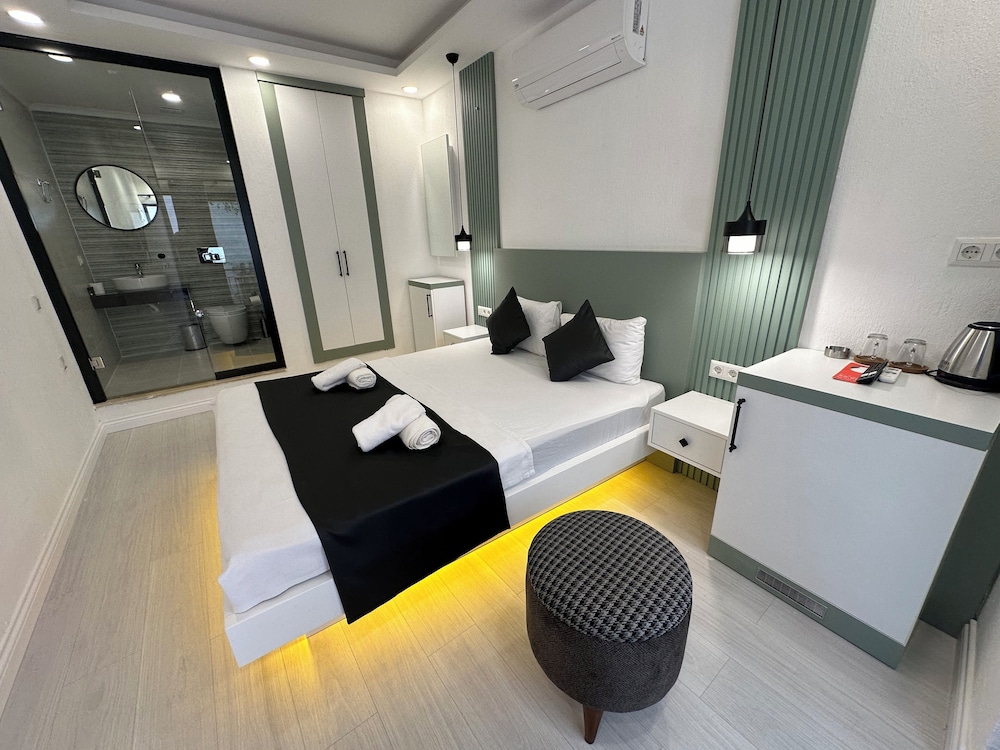 Economy Room, 1 Queen Bed, Garden View, Ground Floor photo 1