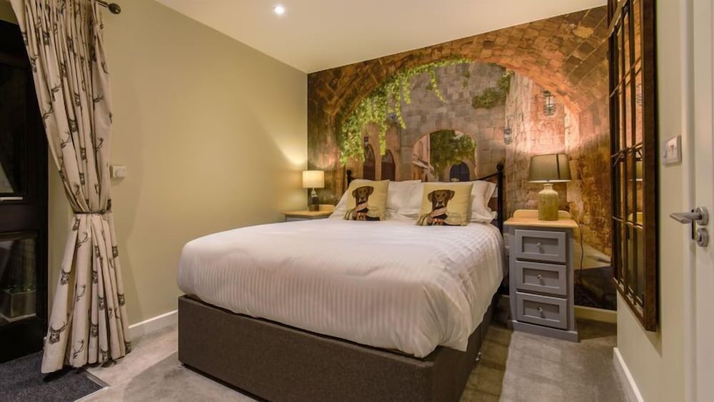 King Room, Ensuite (Shower Only) photo 3