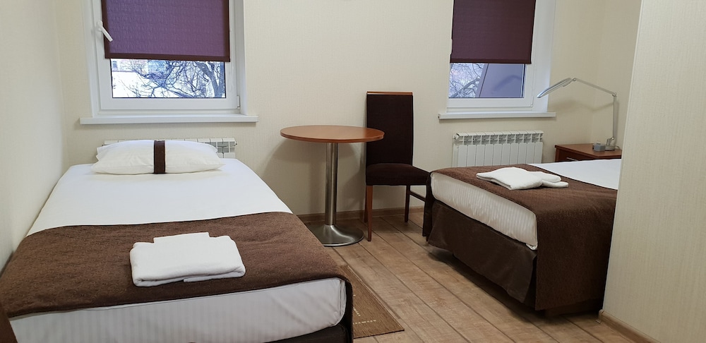 Economy Twin Room photo 2
