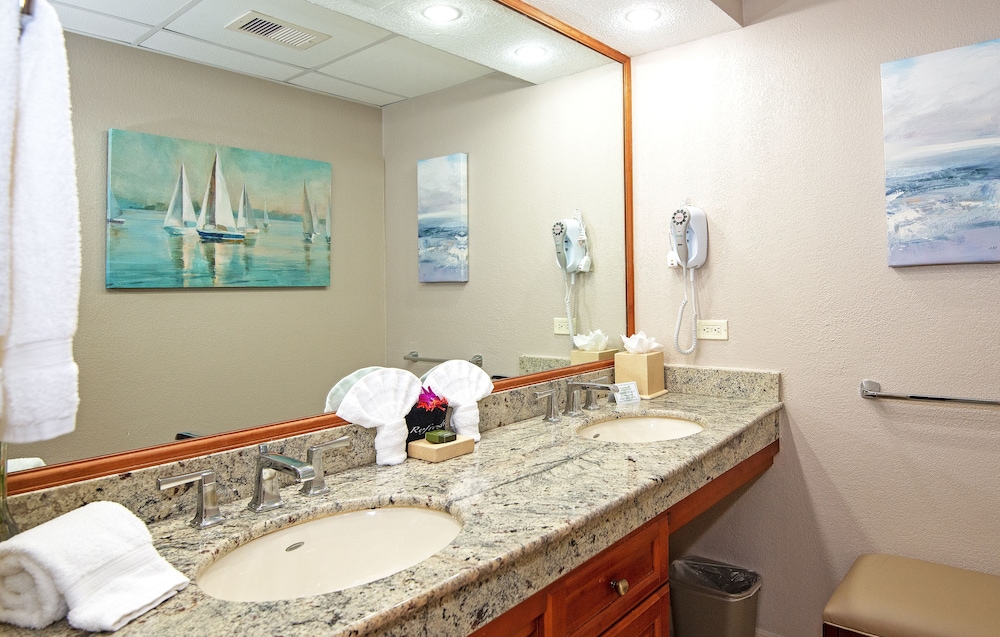 Junior Suite, 1 King Bed, Kitchenette, Oceanfront