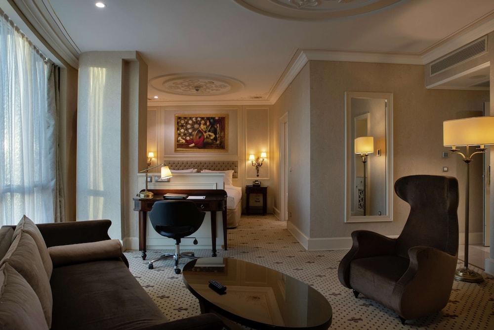 Junior Suite, 1 King Bed
