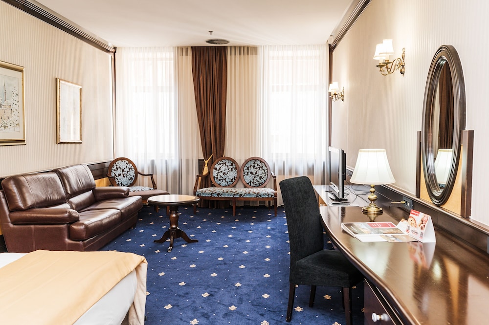 Deluxe Double Room, City View photo 3