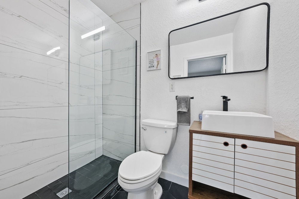 Comfort Room photo 2