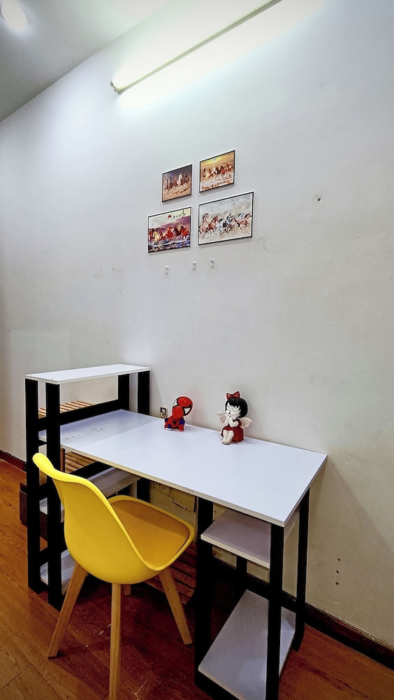 Premium Room, 1 Double Bed, Refrigerator, City View photo 3