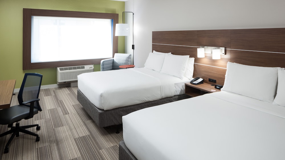 Suite, 2 Twin Beds, Accessible (Mobility Tub) - Photo 10