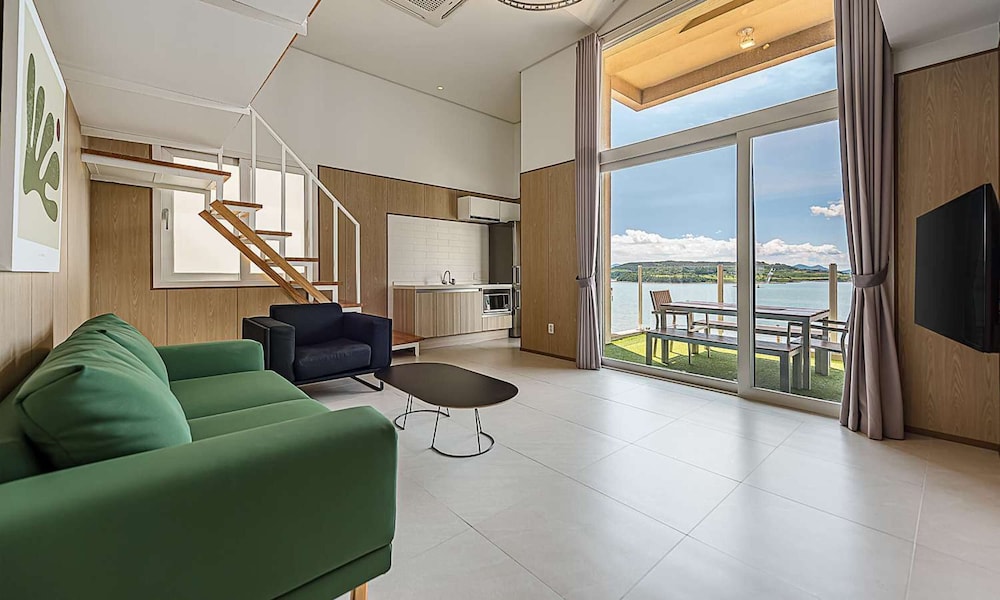 Ocean Penthouse photo 1
