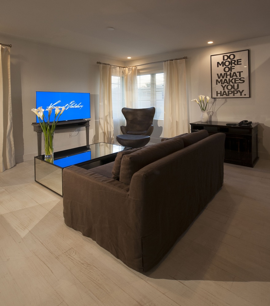Shepley Suite - Photo 4