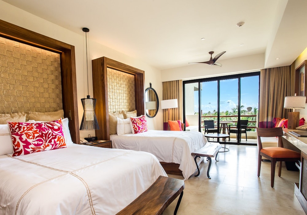 Junior Suite Double Partial Ocean View