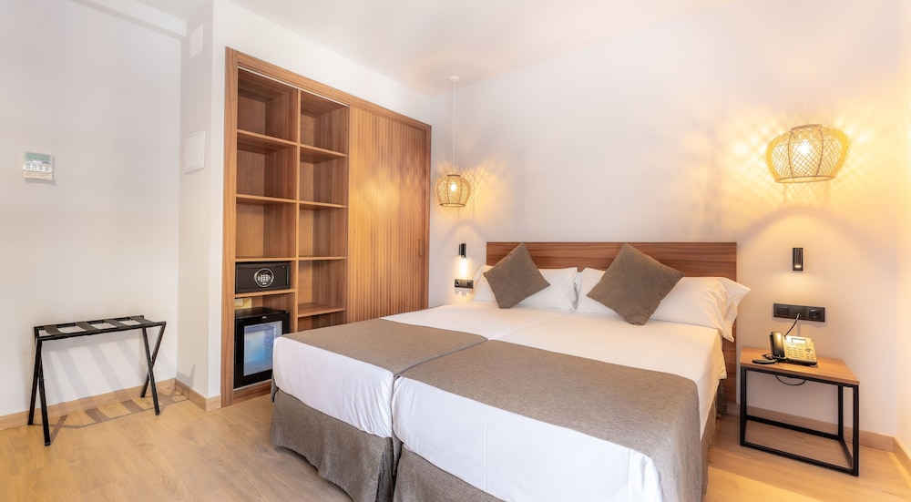 Standard Double Room - Photo 1