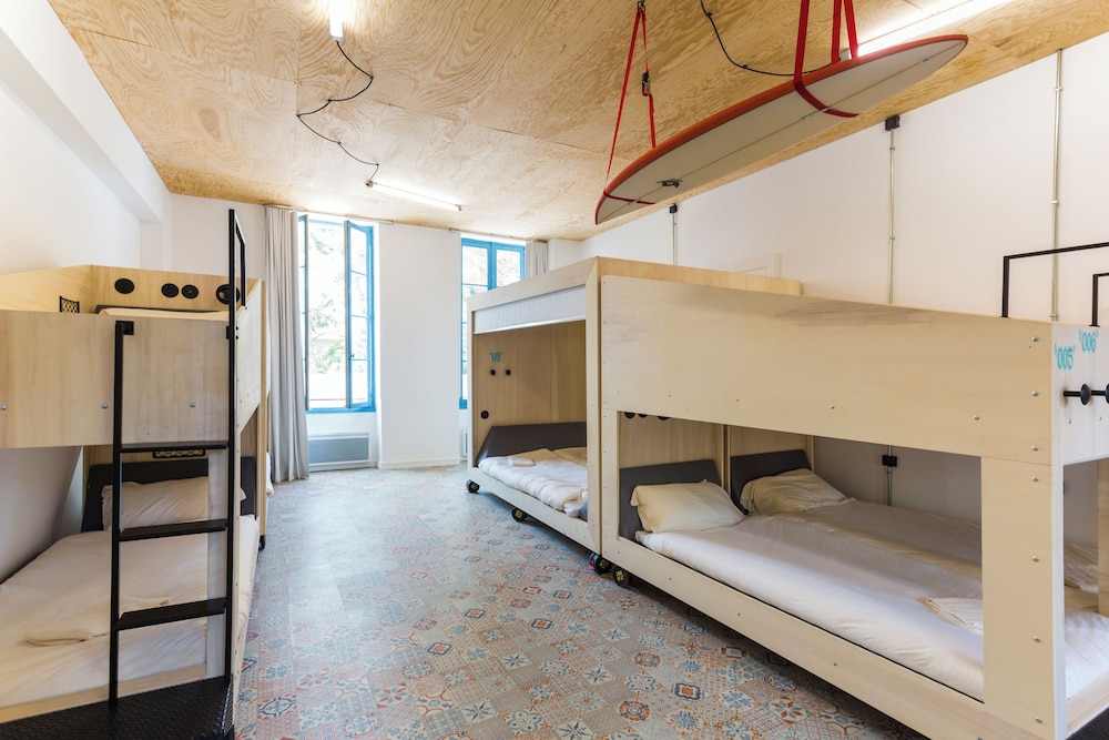 Private Bedroom for 14 people with shared Bathroom photo 1