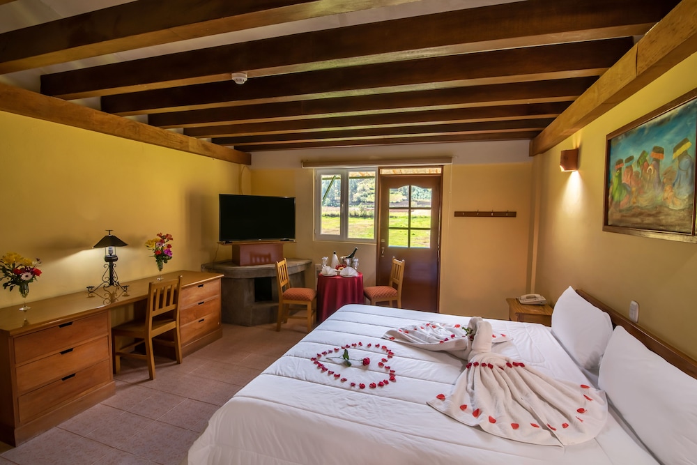 Standard Room, 1 King Bed, Private Bathroom photo 1