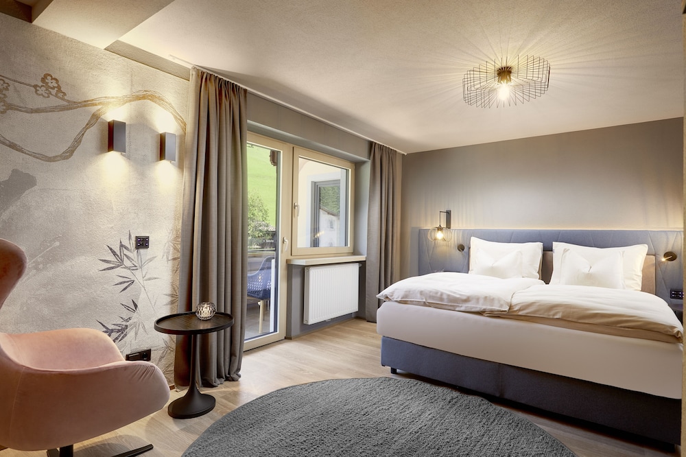 Comfort Double Room, Balcony, Mountain View photo 3