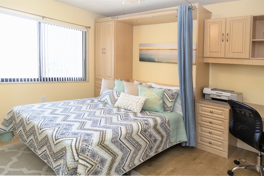 Condo, 3 Bedrooms, Oceanfront photo 2
