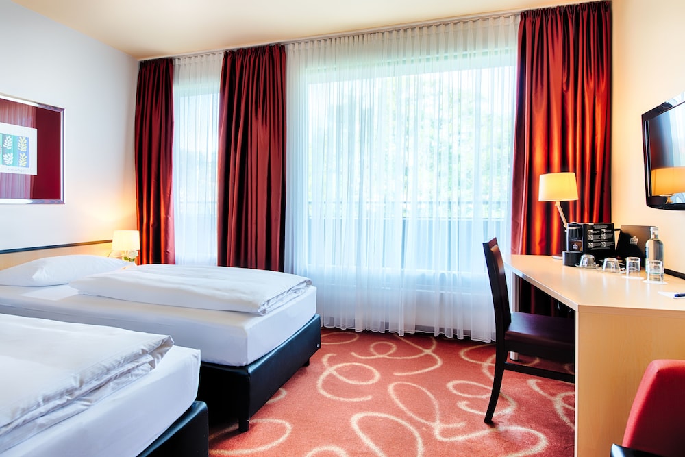 Executive Twin Room, Garden View photo 2