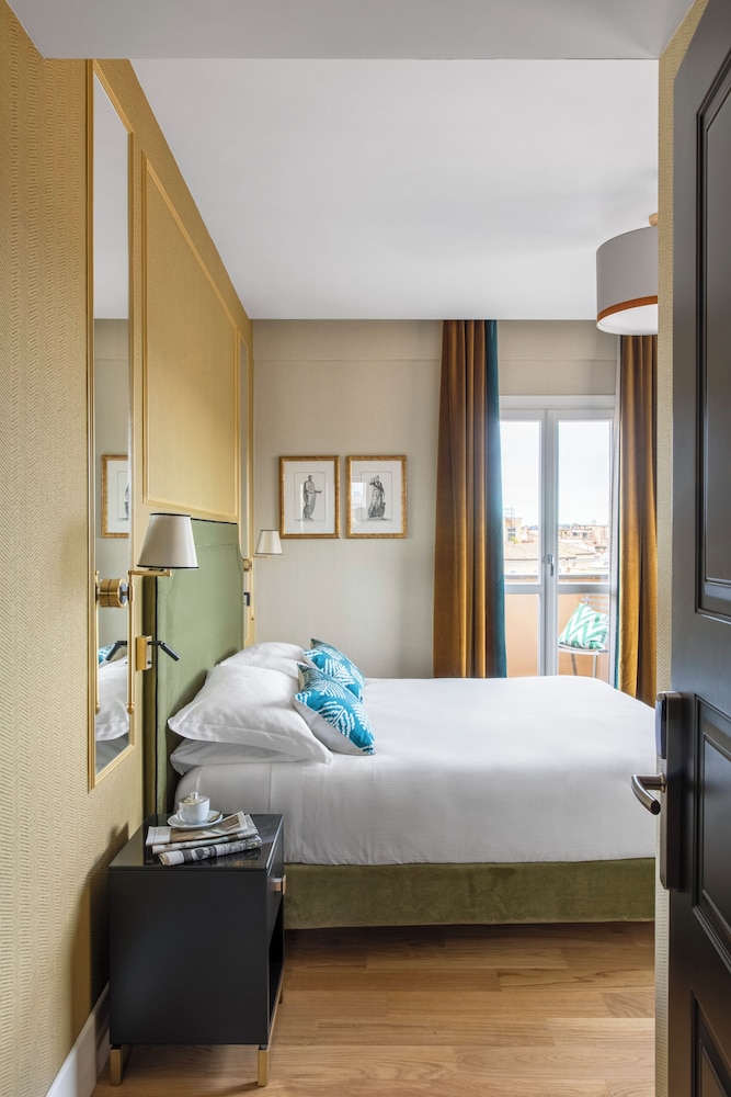 Executive Double Room, Balcony, City View photo 3