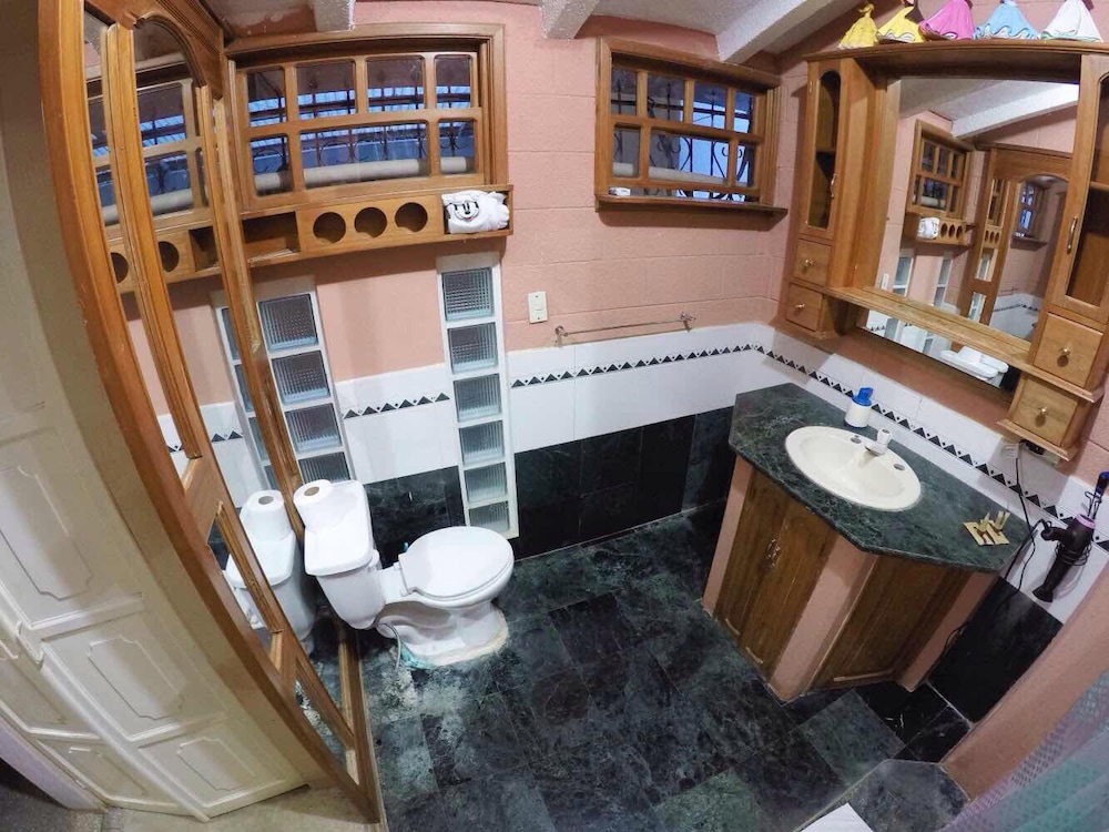 Deluxe Room, 1 Bedroom, Bathtub, Courtyard View photo 3