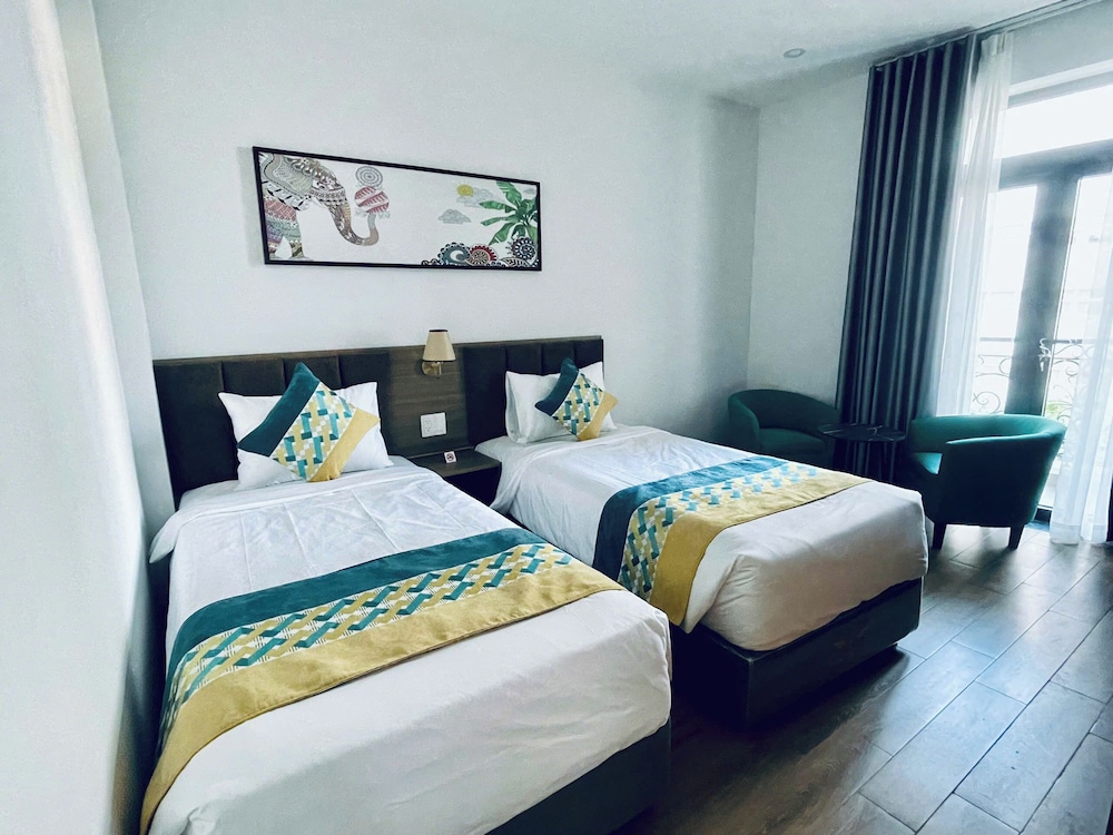 Twin Room, Balcony, City View